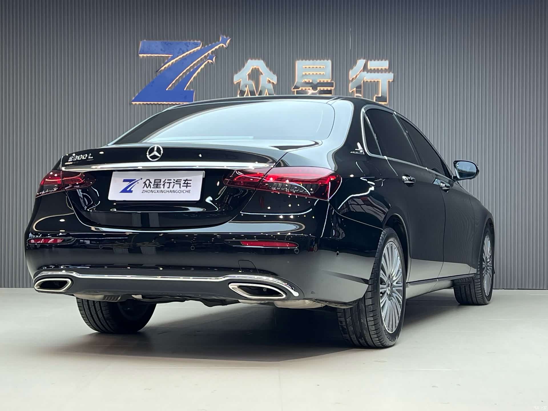 Mercedes-Benz E-Class, 2023 3