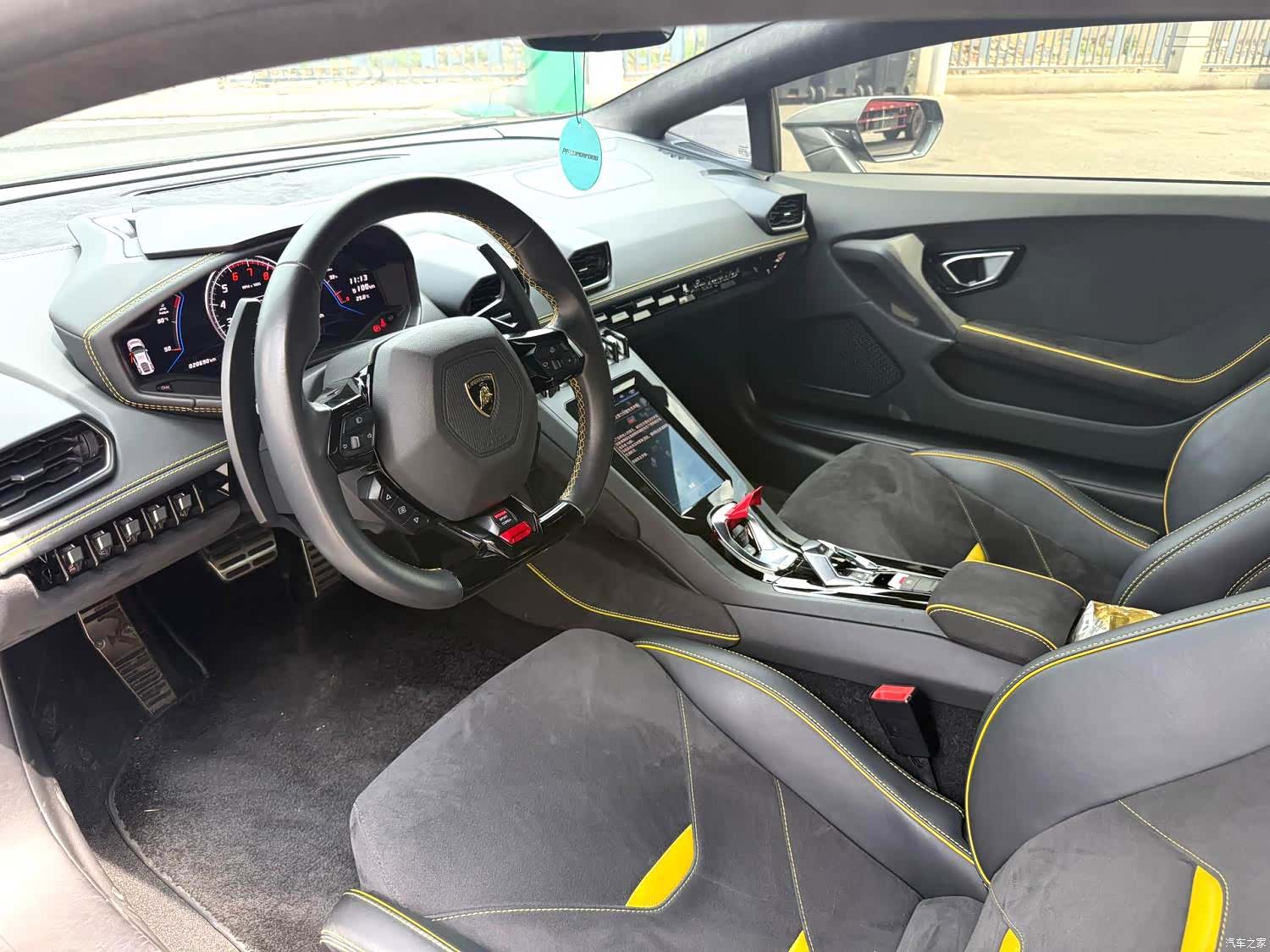 Lamborghini Huracán, 2020 4