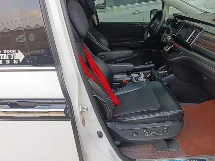 Honda Elysion 2019, фото 24