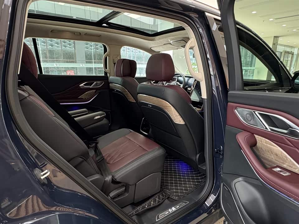 Hongqi HS7