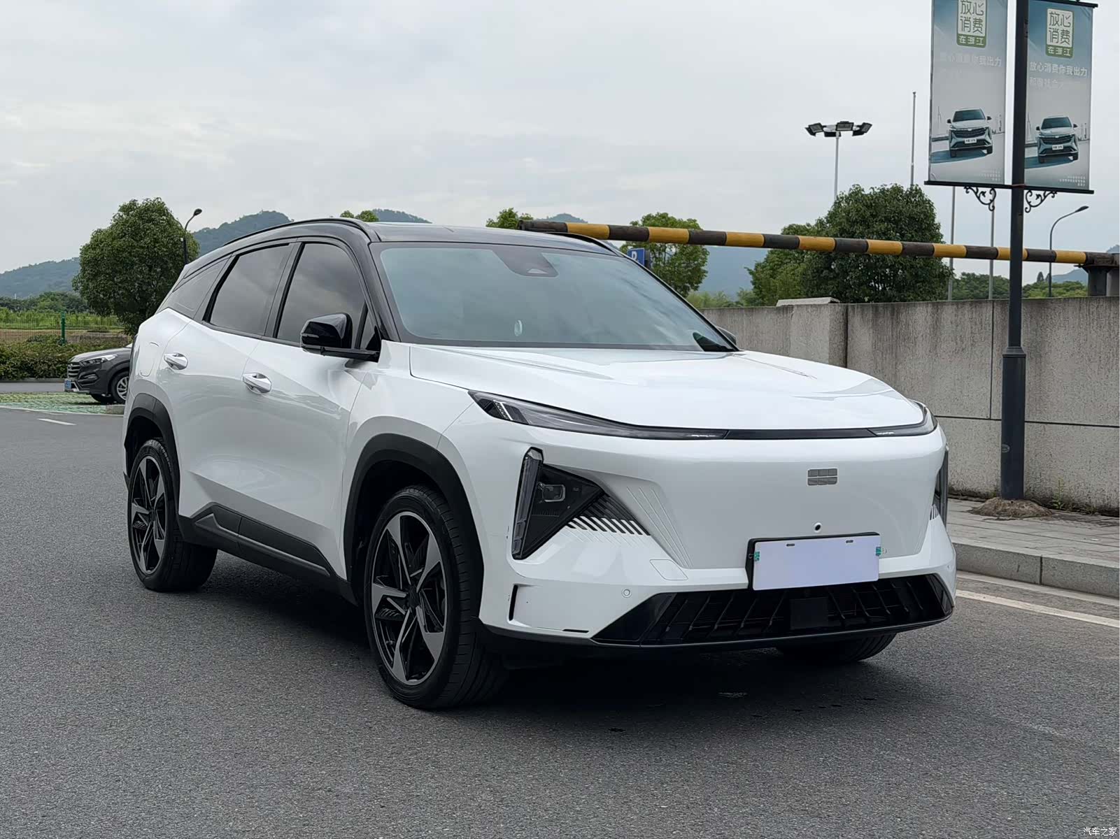 Geely Galaxy L7, 2023 3