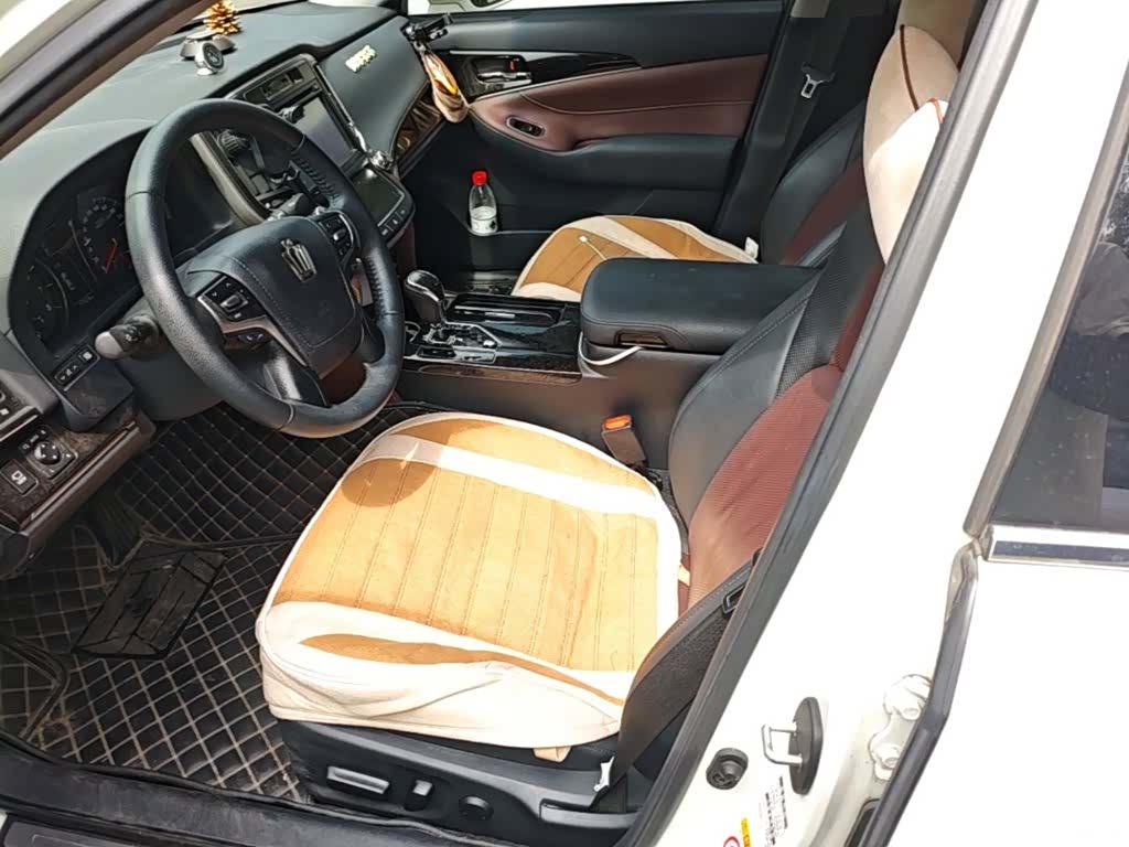 Toyota Crown, 2018 8