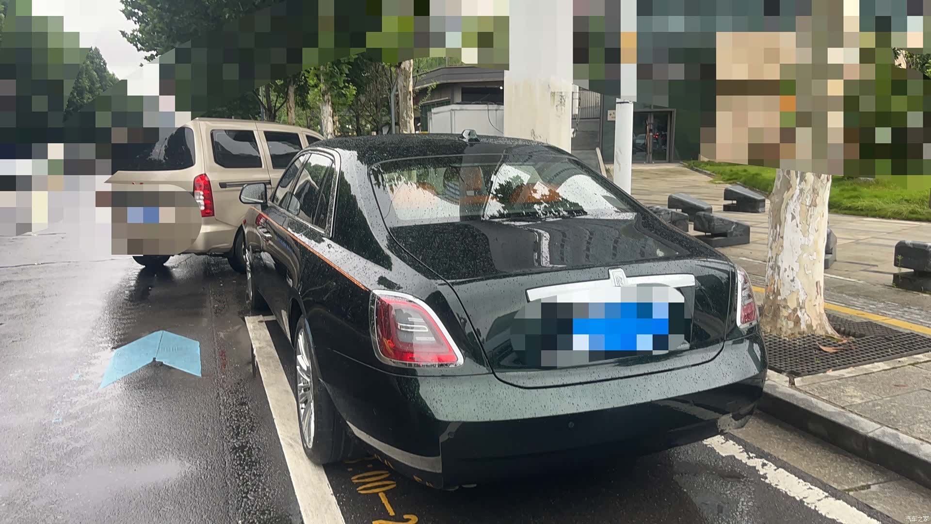 Rolls-Royce Ghost, 2024 15