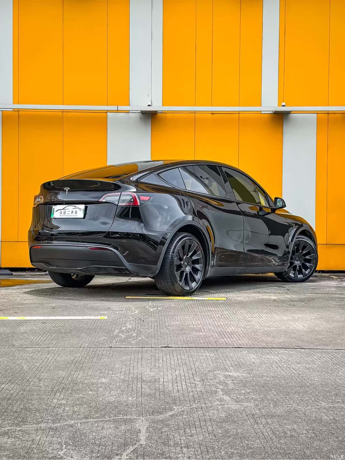 Tesla Model Y, 2021 3