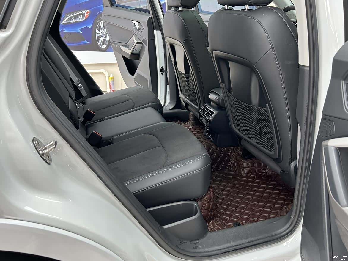 Audi Q3, 2023 12