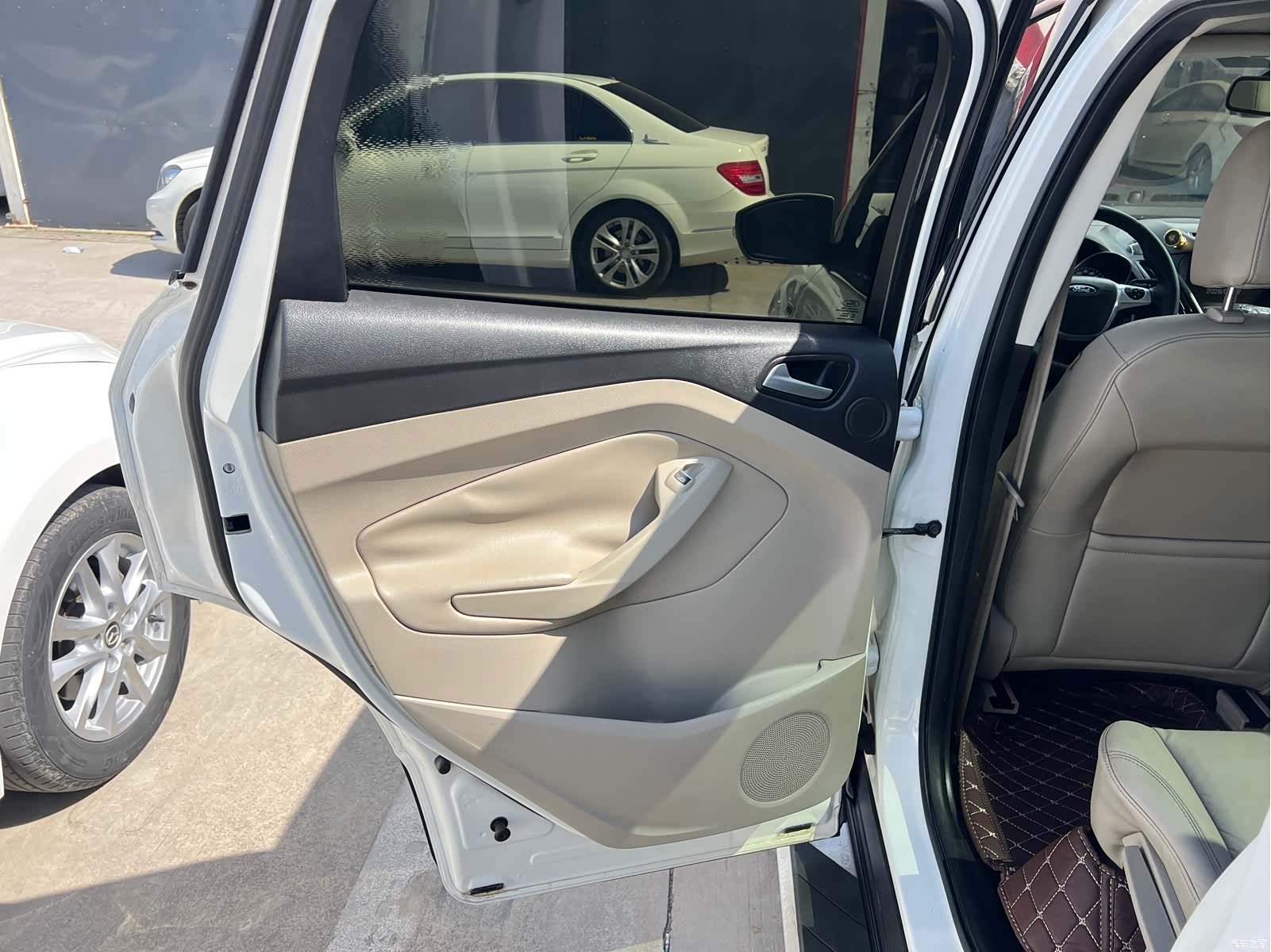 Ford Kuga, 2013 10