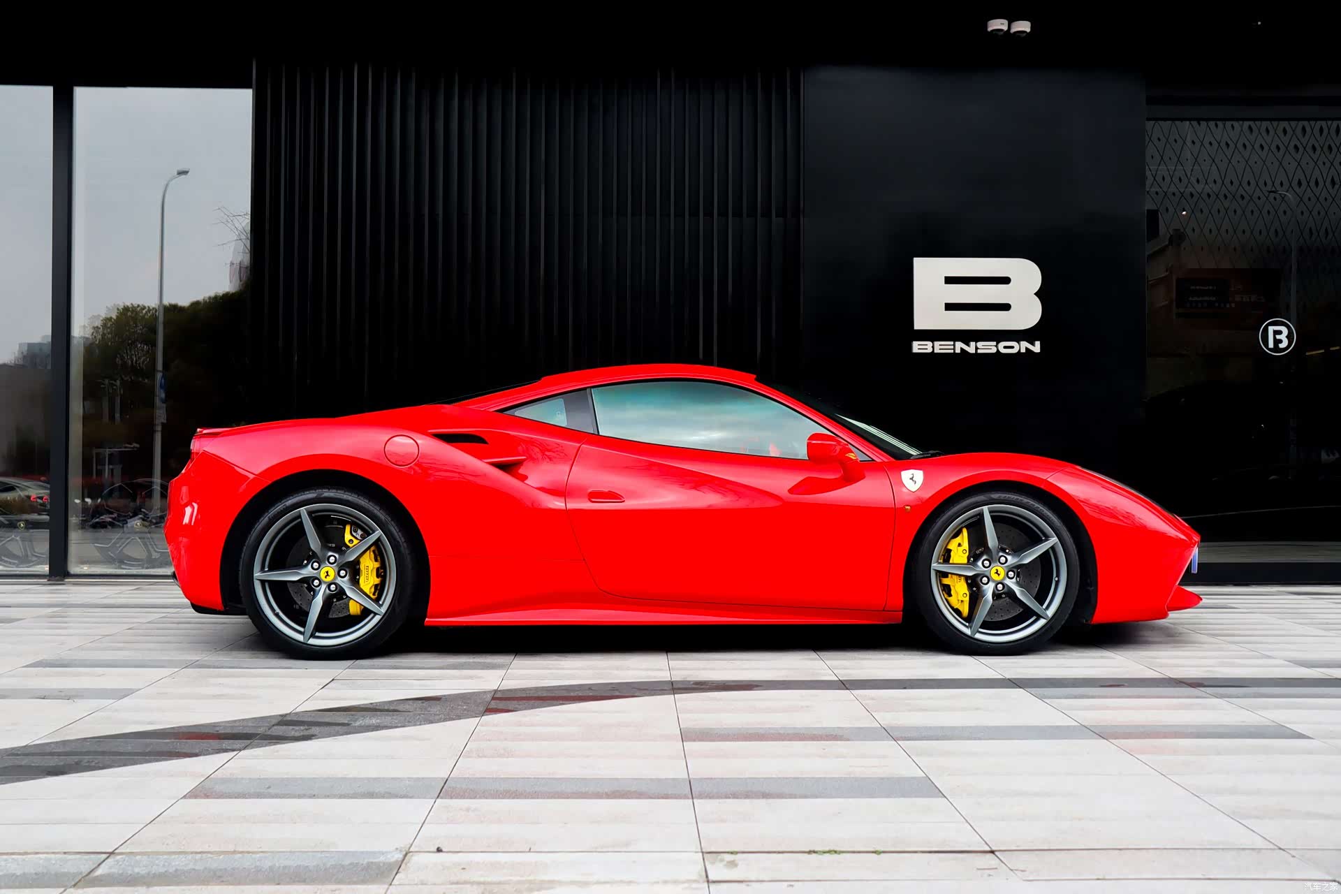 Ferrari 488, 2017 4