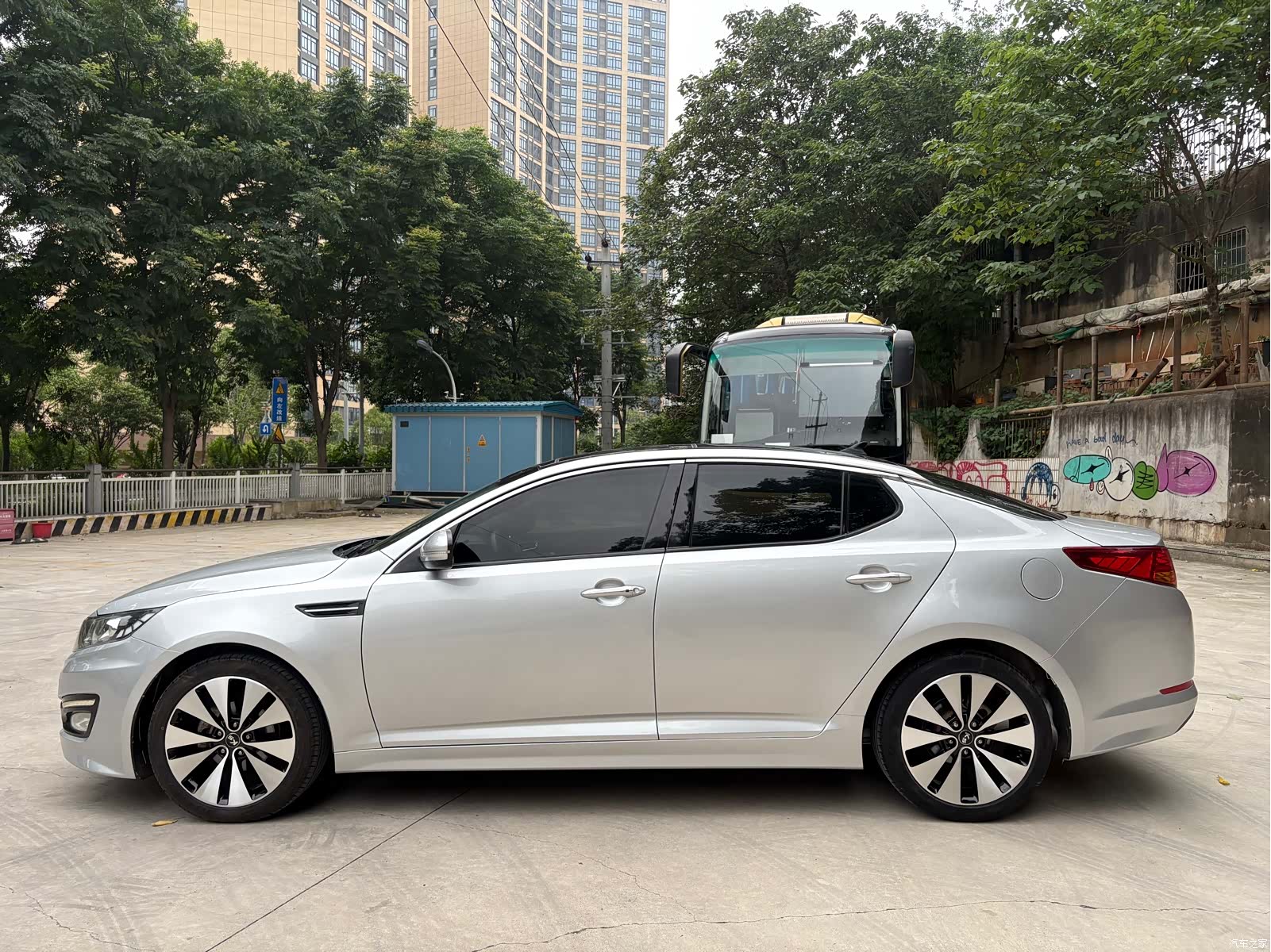 Kia K5, 2012 4