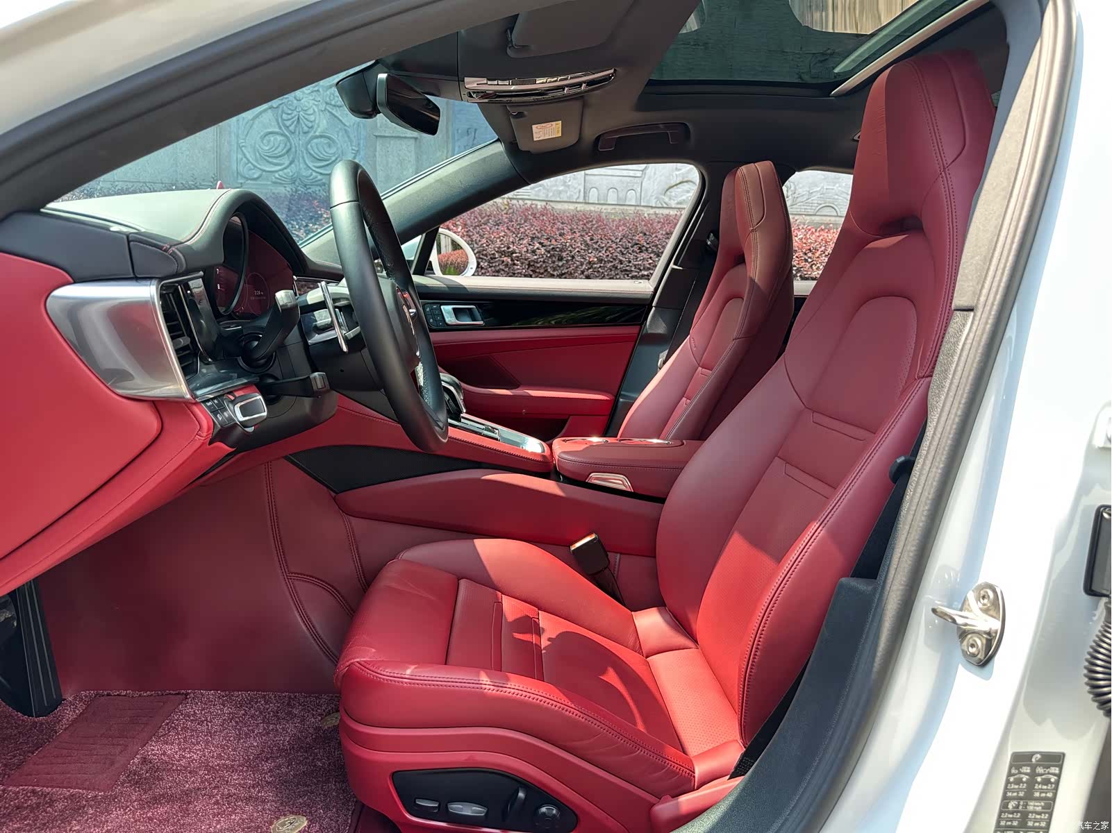 Porsche Panamera, 2023 все фото