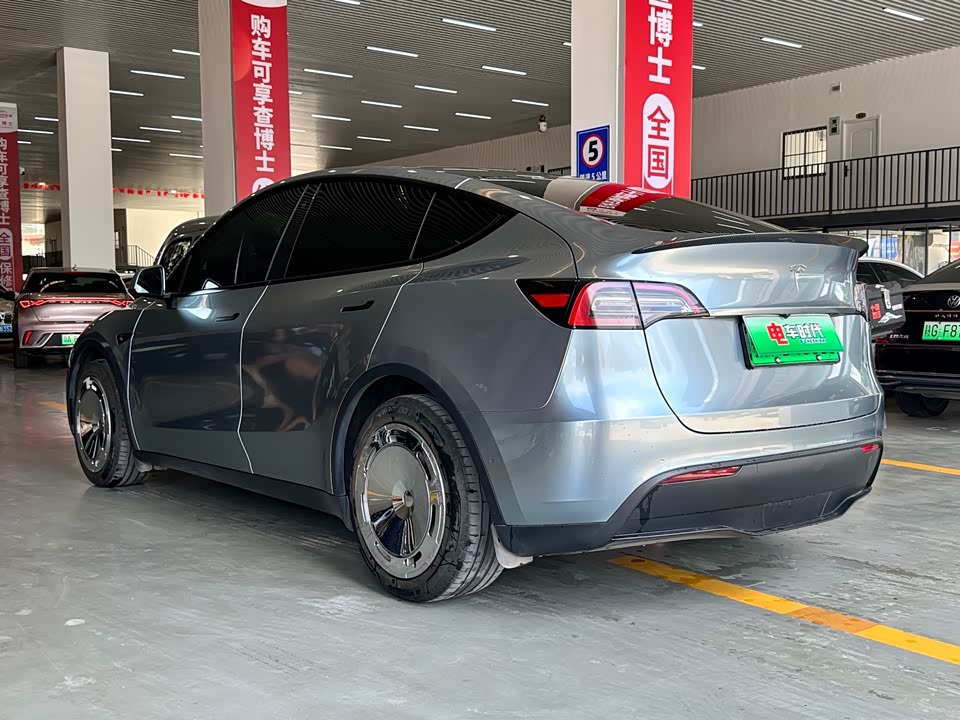 Tesla Model Y Tesla Model Y