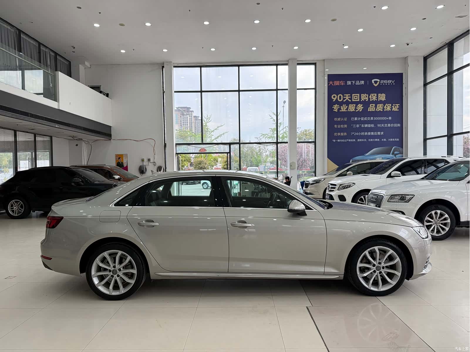 Audi A4L, 2018 все фото