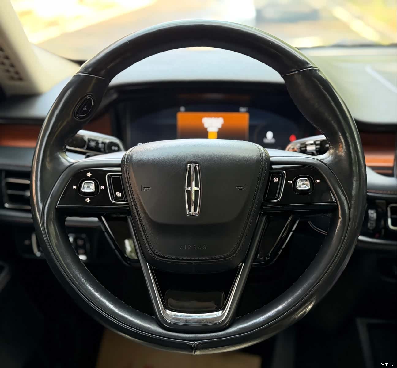 Lincoln Aviator, 2021 11