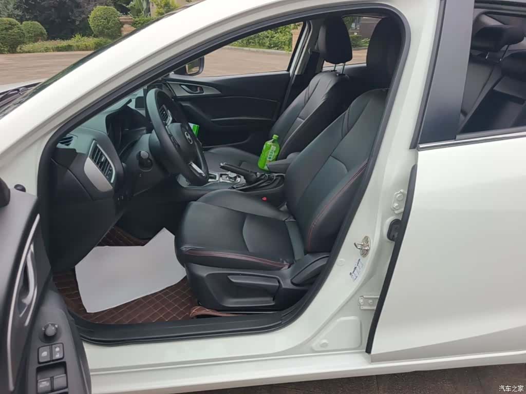 Mazda Mazda3, 2018 15