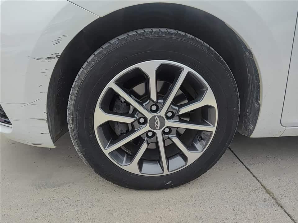 Chery Arrizo 5
