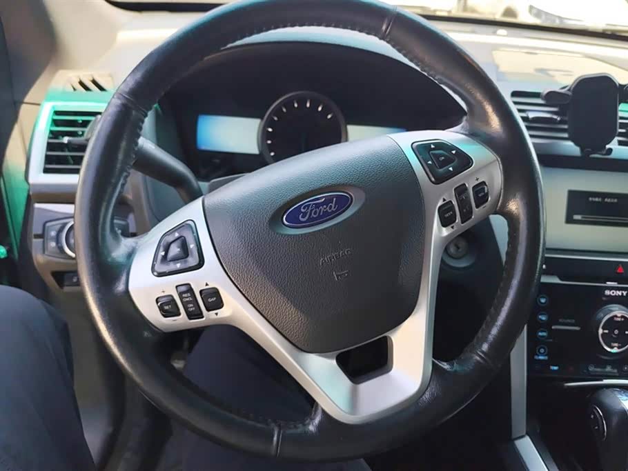 Ford Explorer Ford Explorer