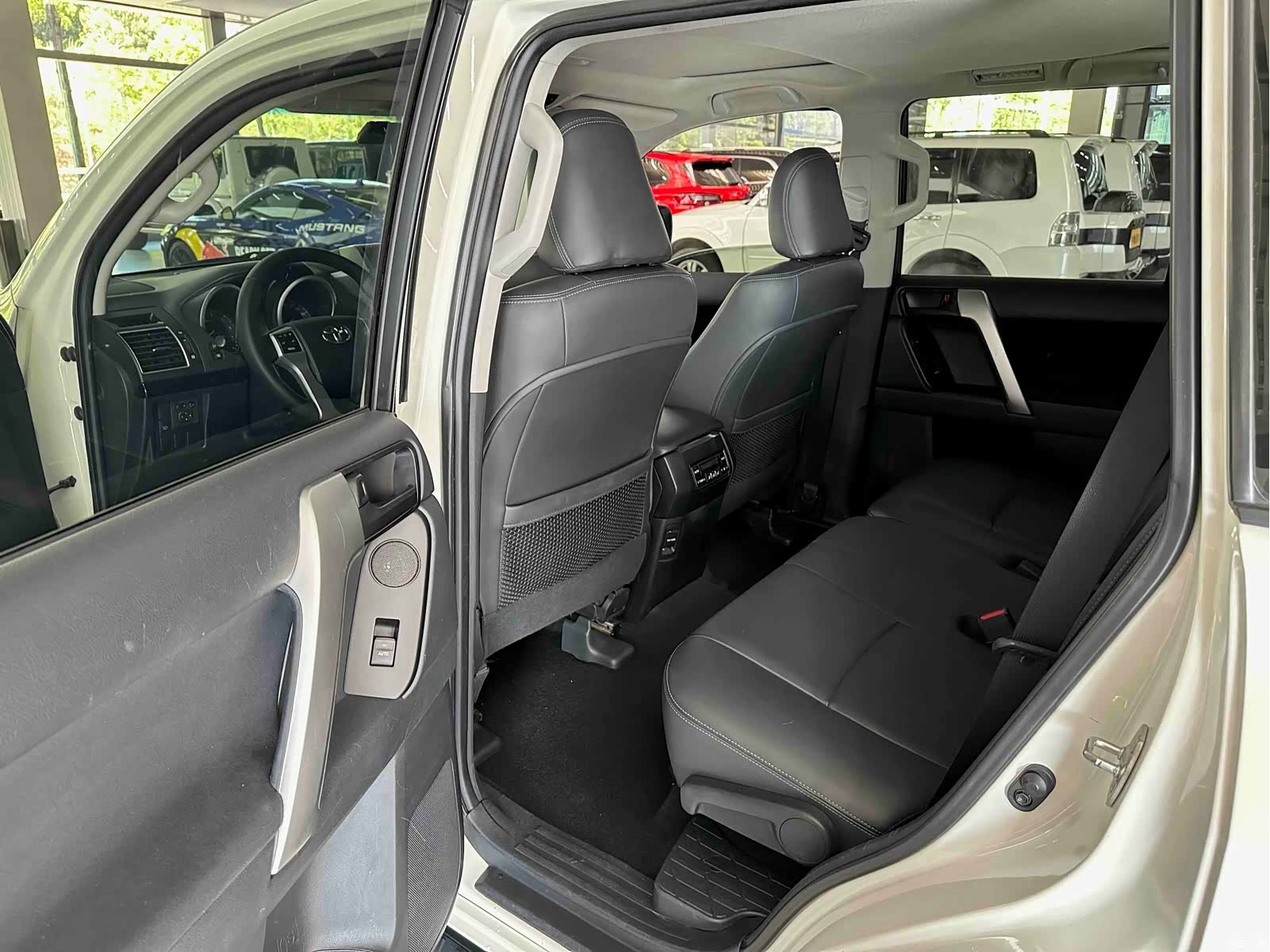 Toyota Prado, 2016 10