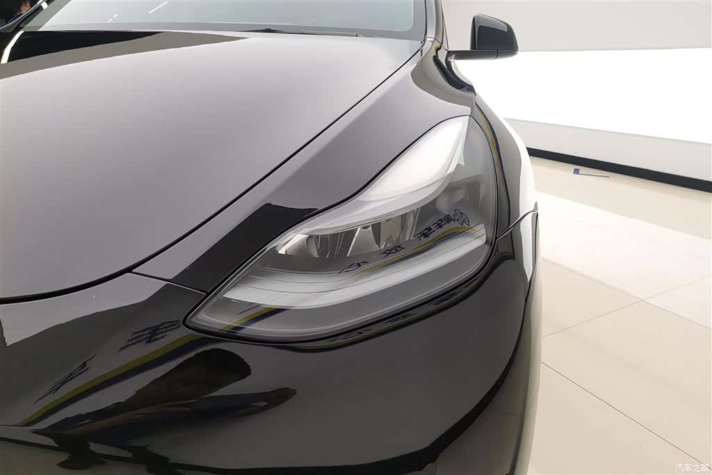 Tesla Model Y, 2021 все фото