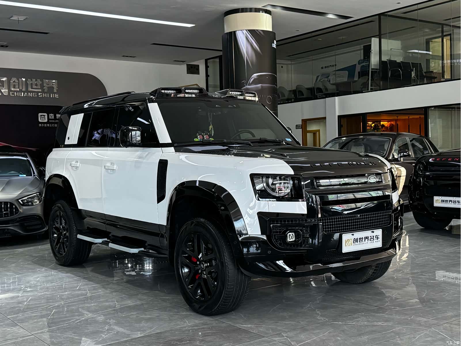 Land Rover Defender, 2024 3