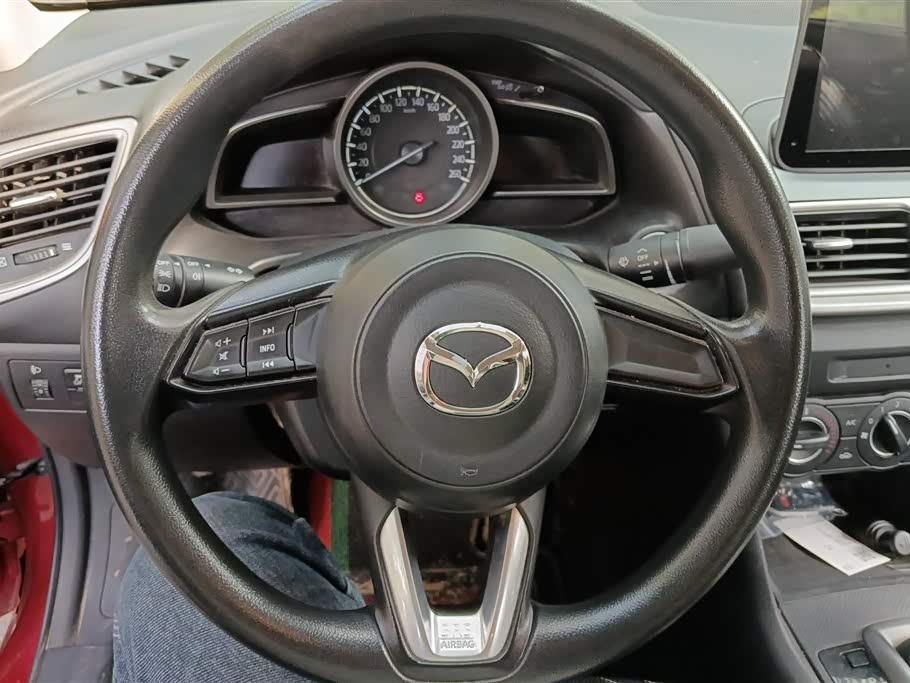Mazda 3 Angkesaila