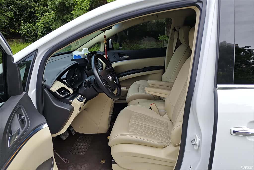 Buick GL8, 2024 9