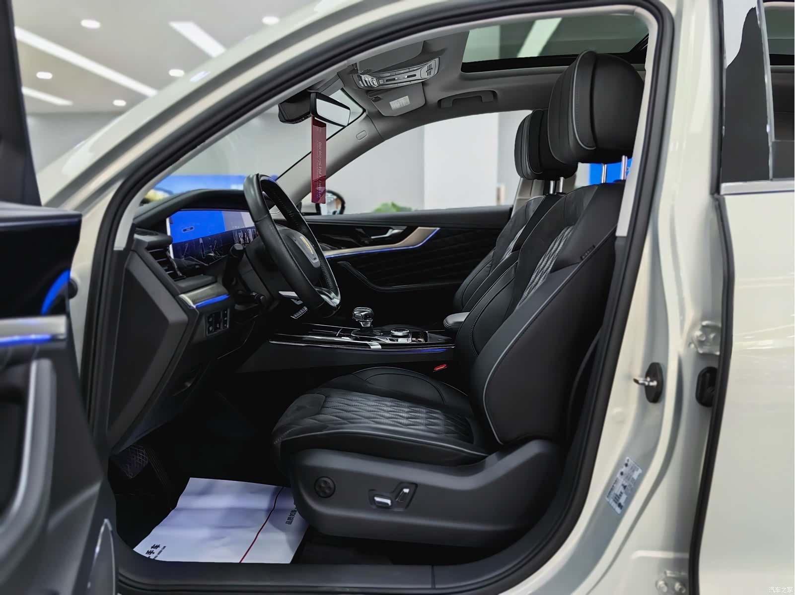 Hongqi HS5, 2022 4