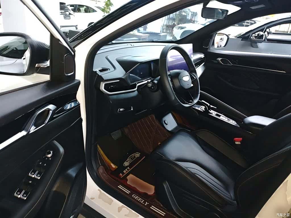 Geely Coolray, 2025 16