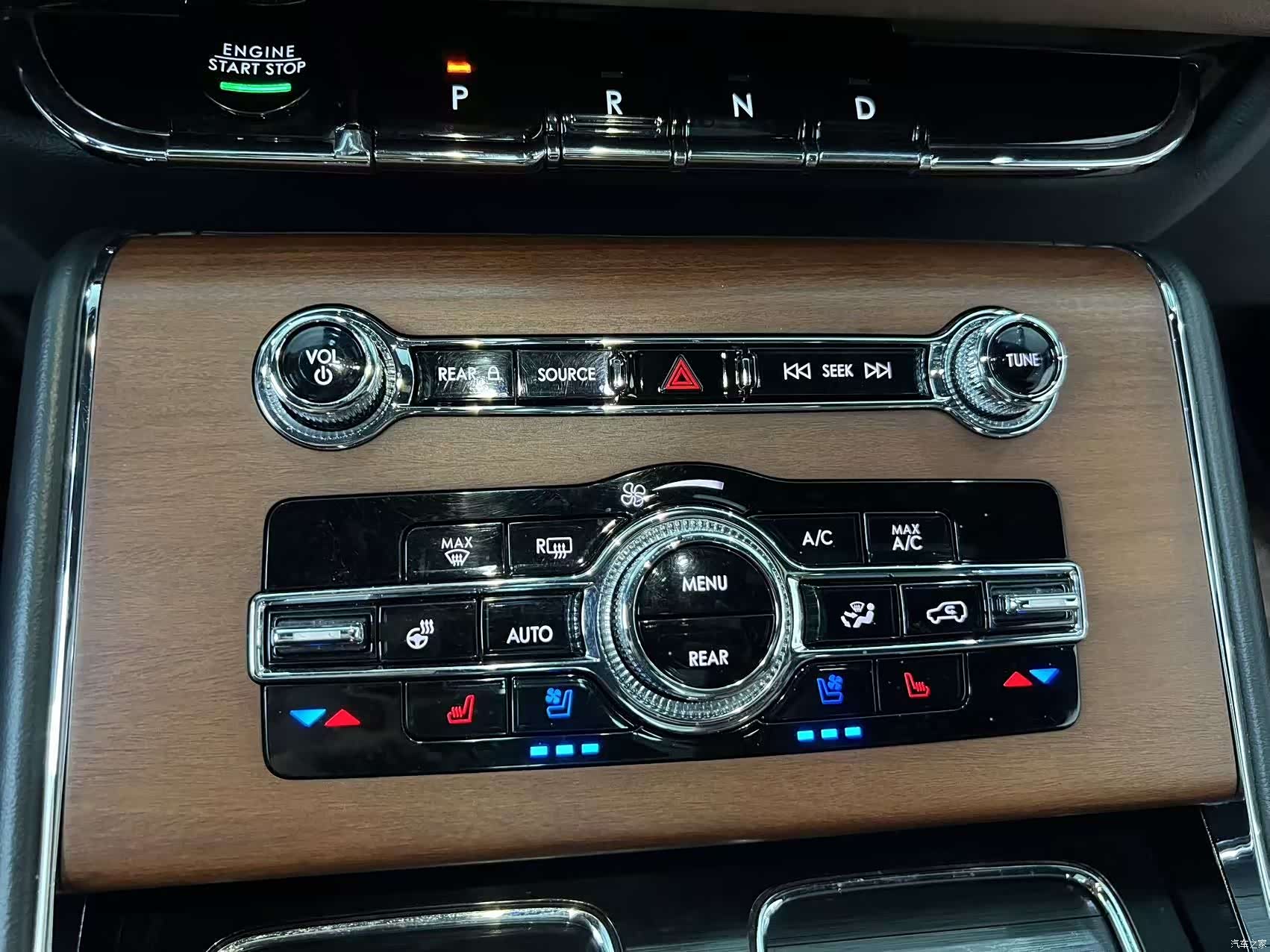 Lincoln Aviator, 2022 13
