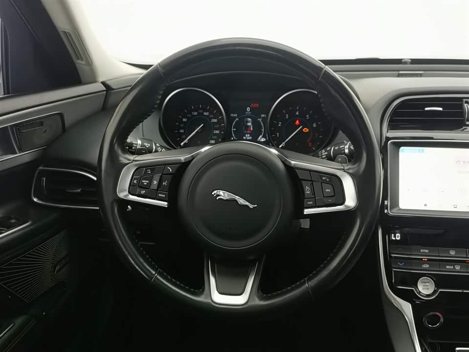 Jaguar XEL Jaguar XEL