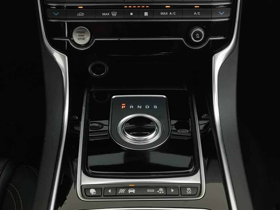 Jaguar XEL Jaguar XEL