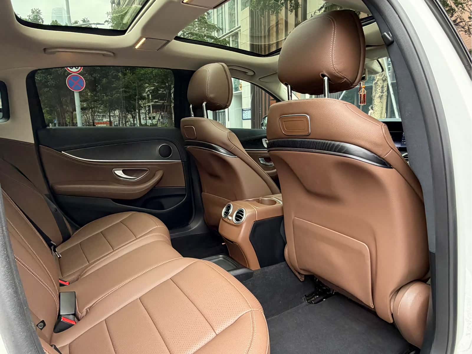 Mercedes-Benz E-Class, 2018 15