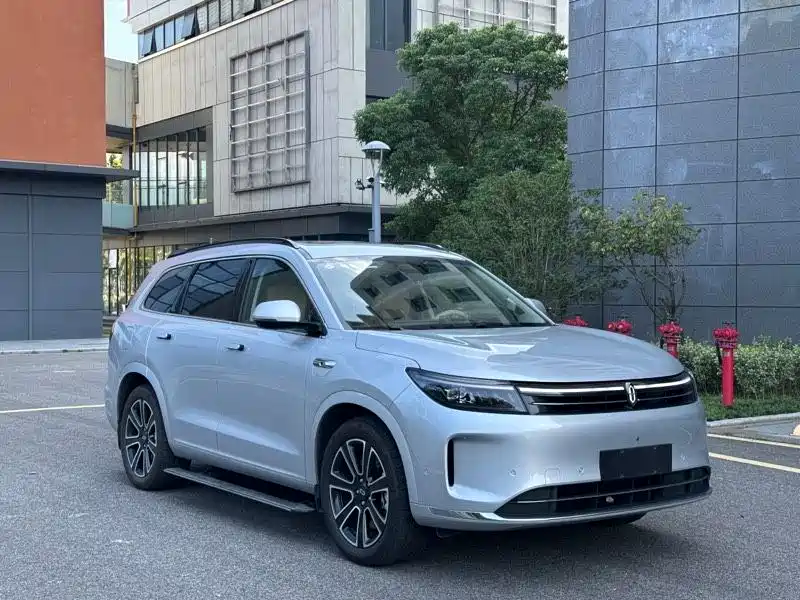 AITO Ask the world M7