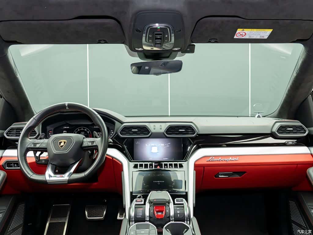 Lamborghini Urus, 2024 16