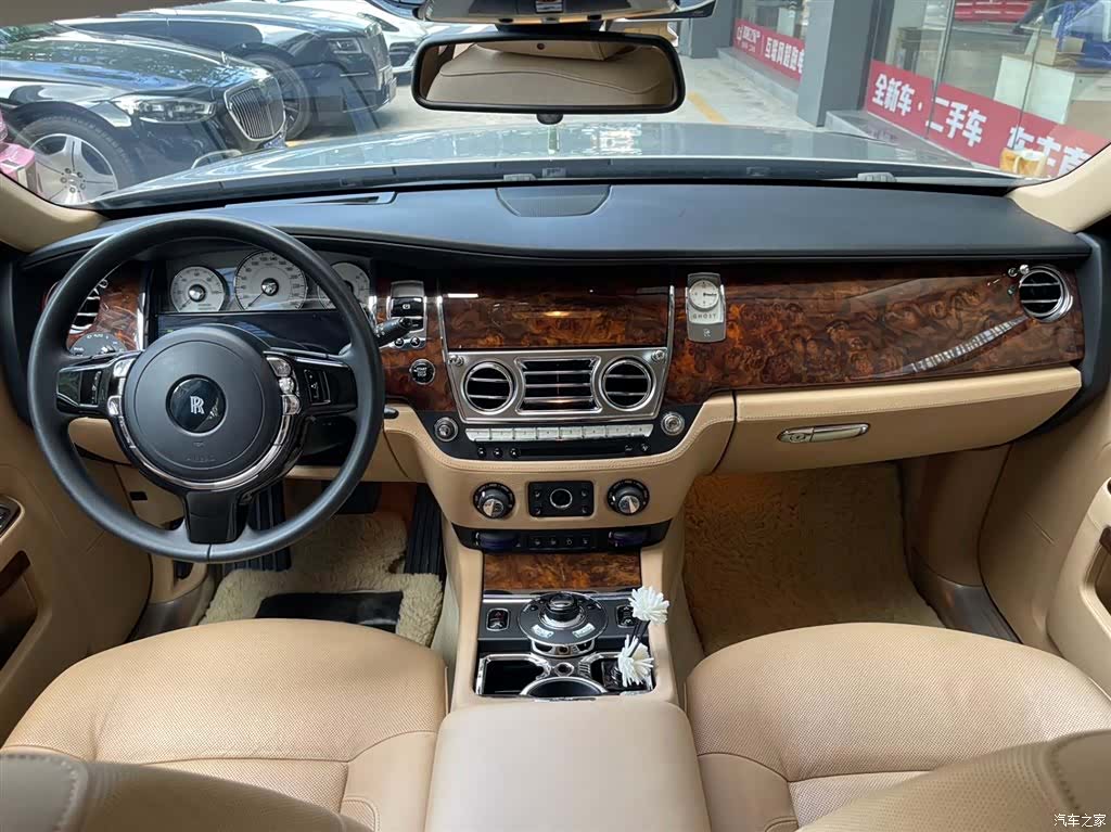 Rolls-Royce Ghost, 2013 8