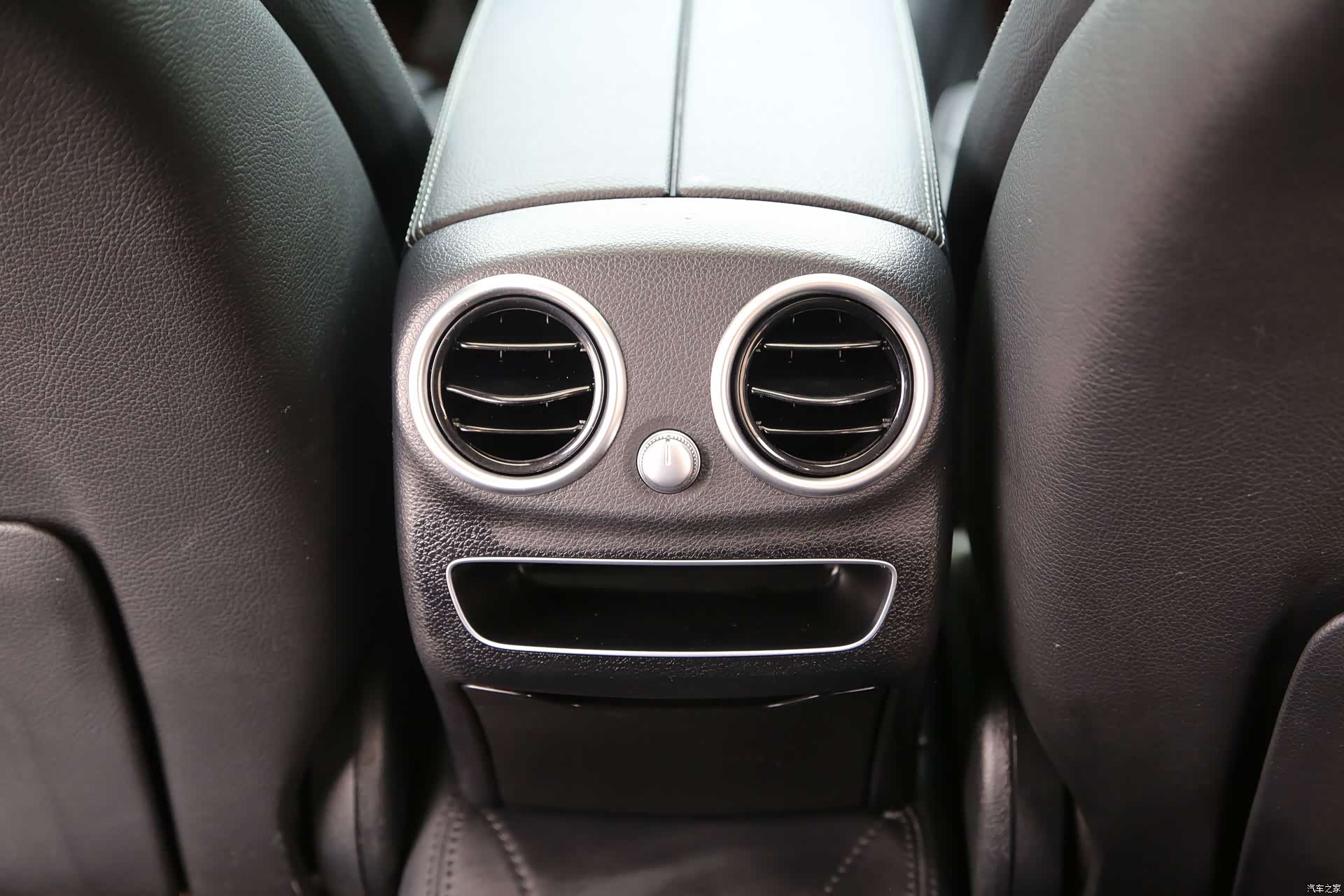 Mercedes-Benz C-Class, 2019 14