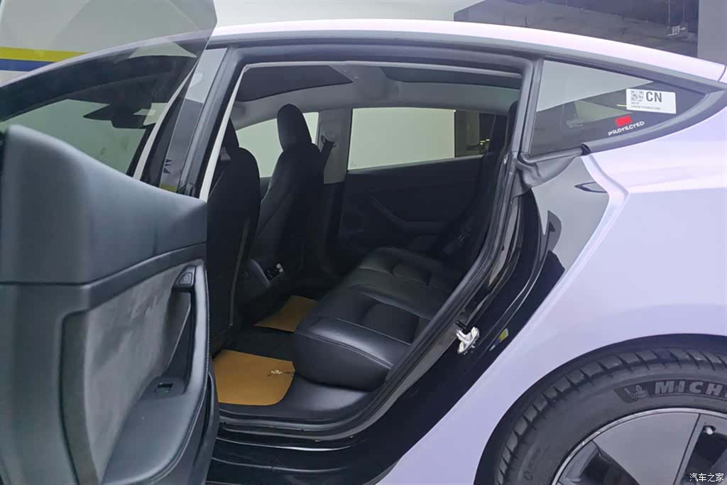Tesla Model 3, 2022 11