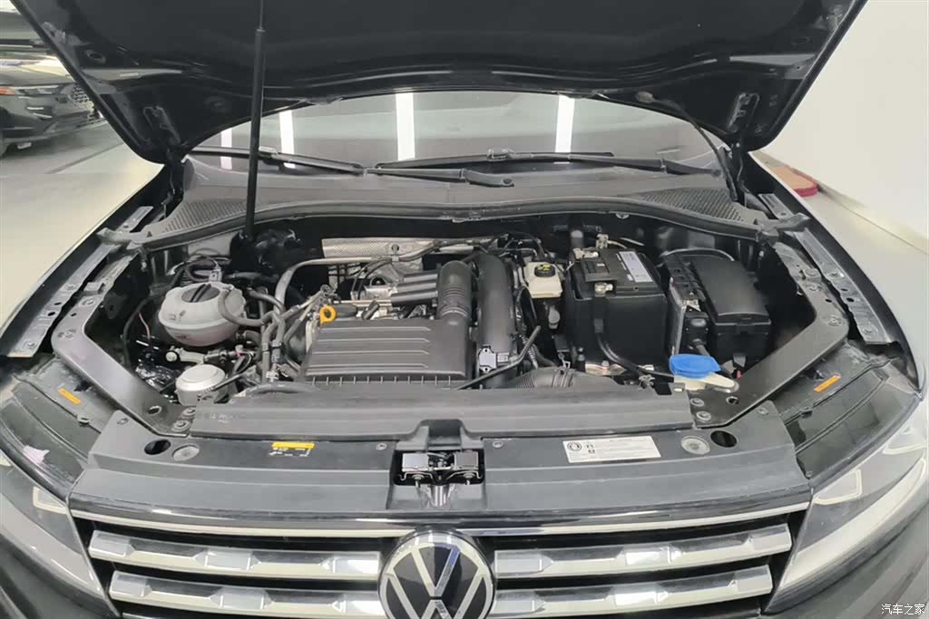 Volkswagen Tiguan L, 2021 10
