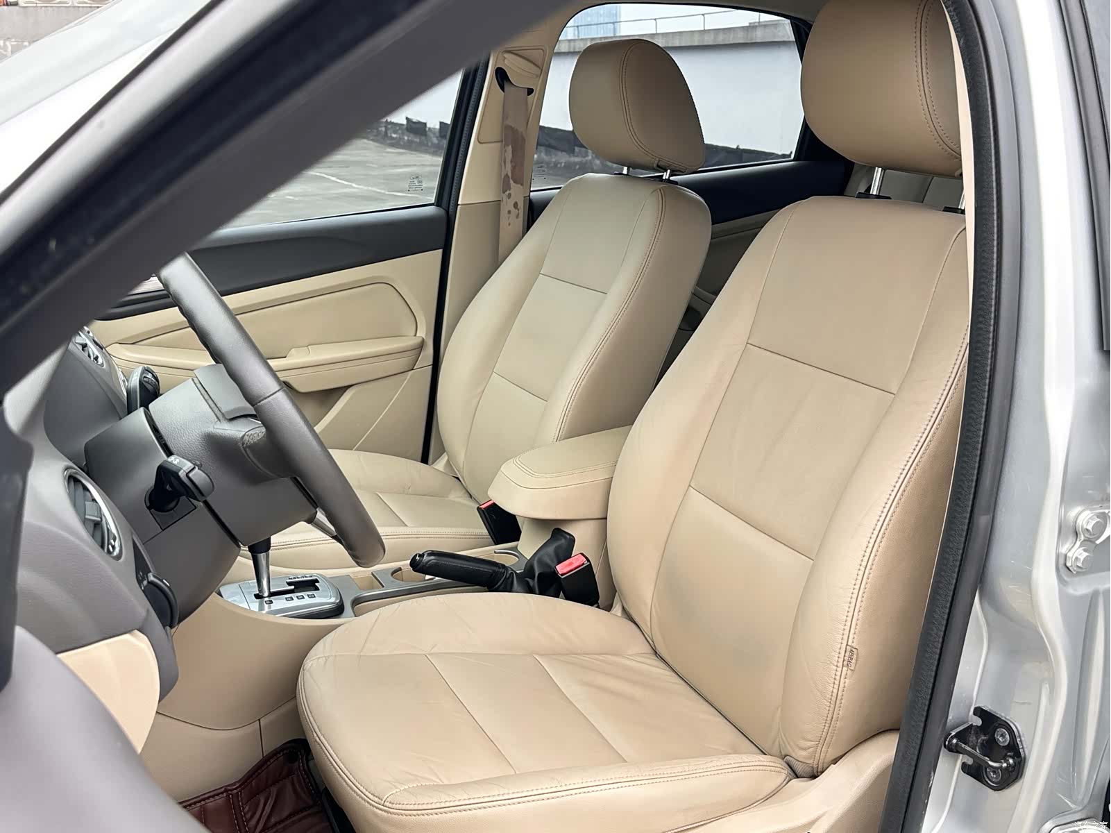 Ford Focus, 2014 10