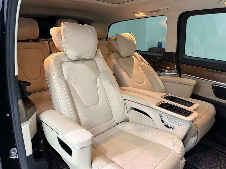 Mercedes-Benz V-class