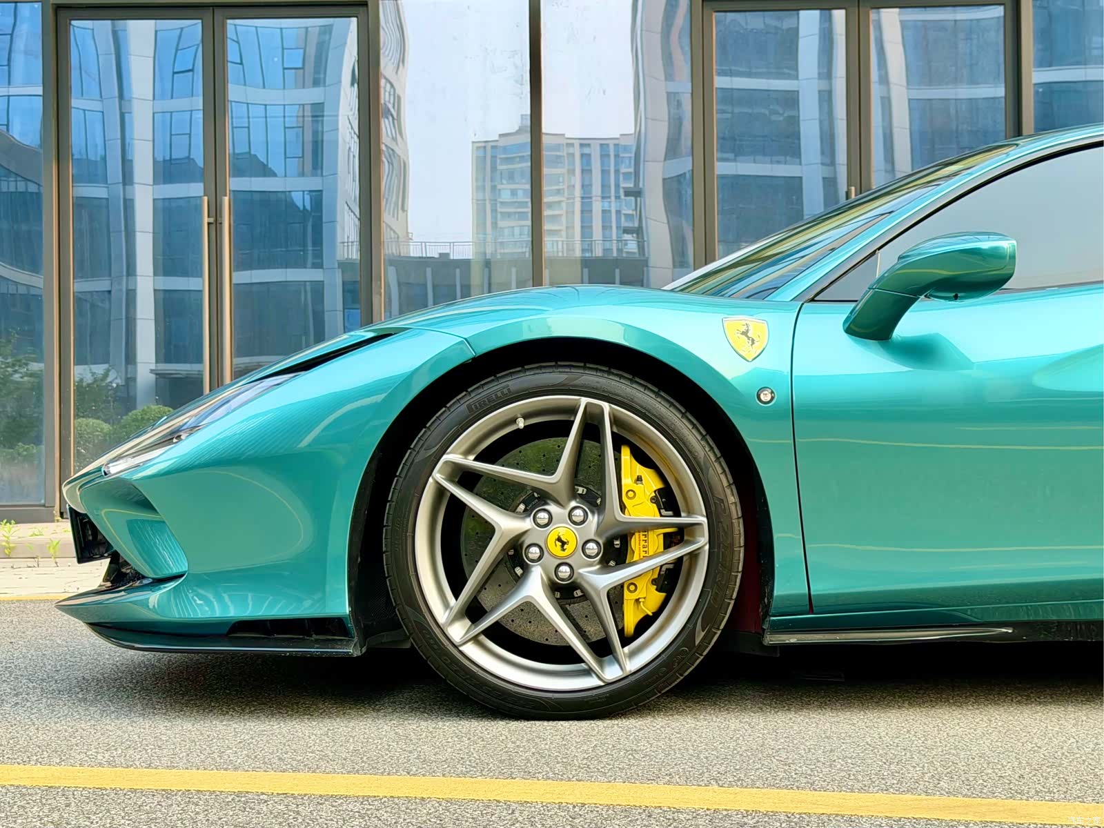 Ferrari F8, 2021 14