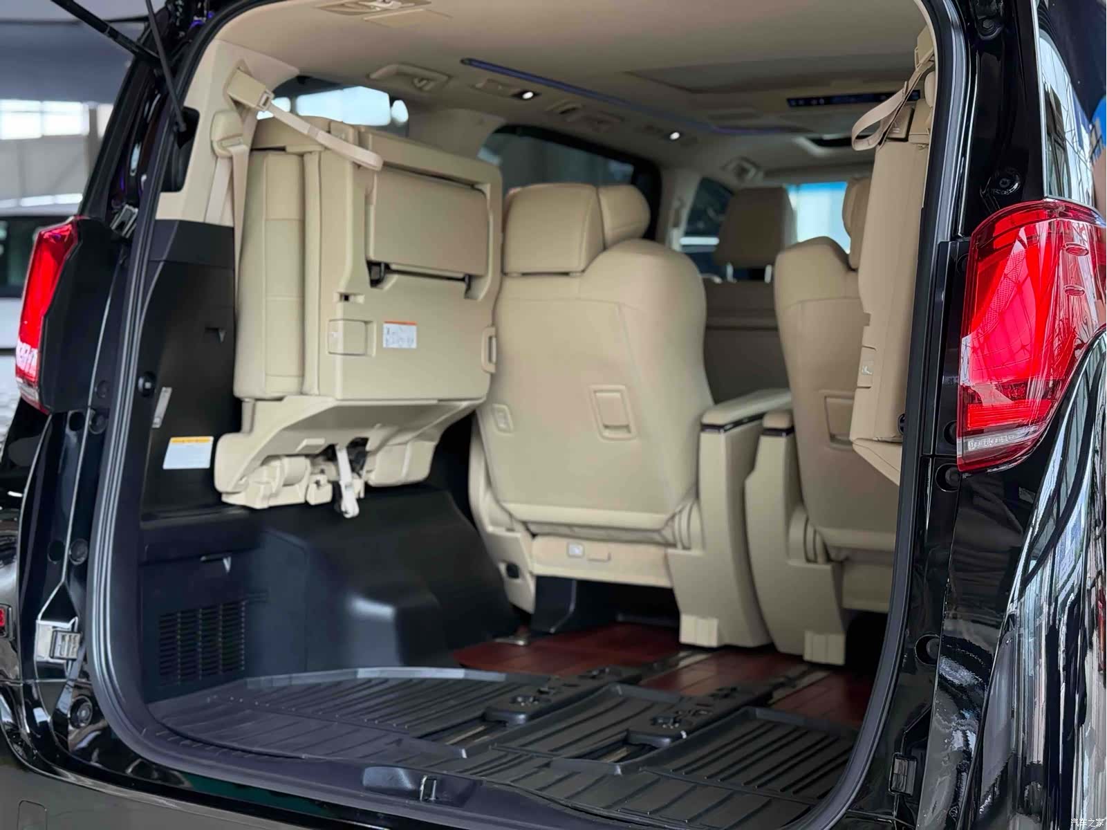 Toyota Alphard, 2018 23