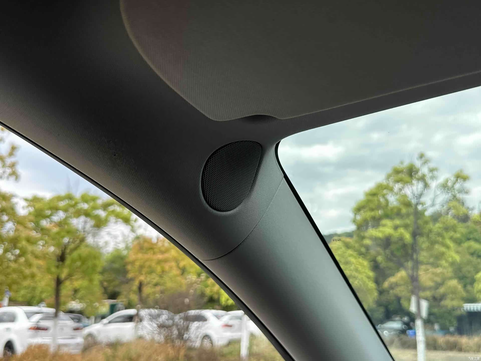 Tesla Model Y, 2023 14