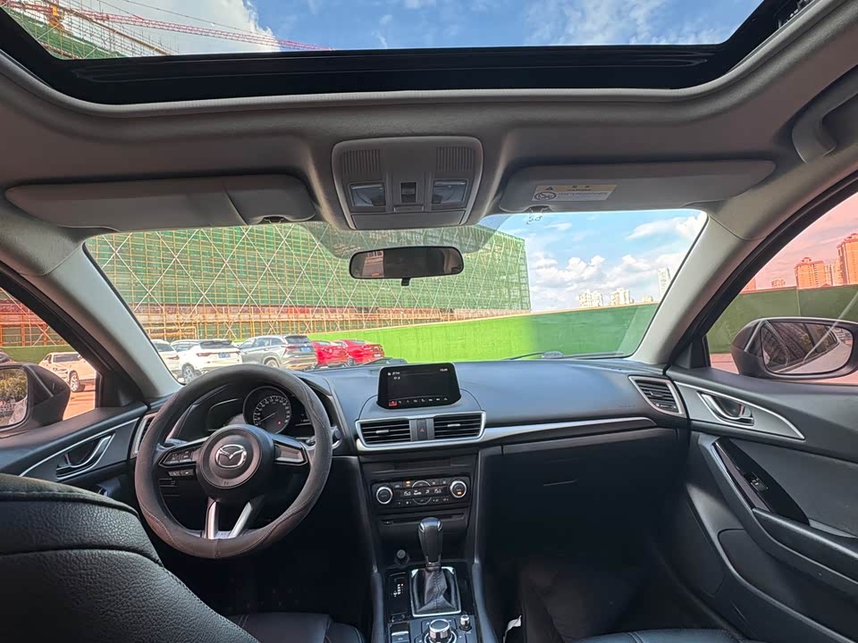 Mazda 3 Angkesaila