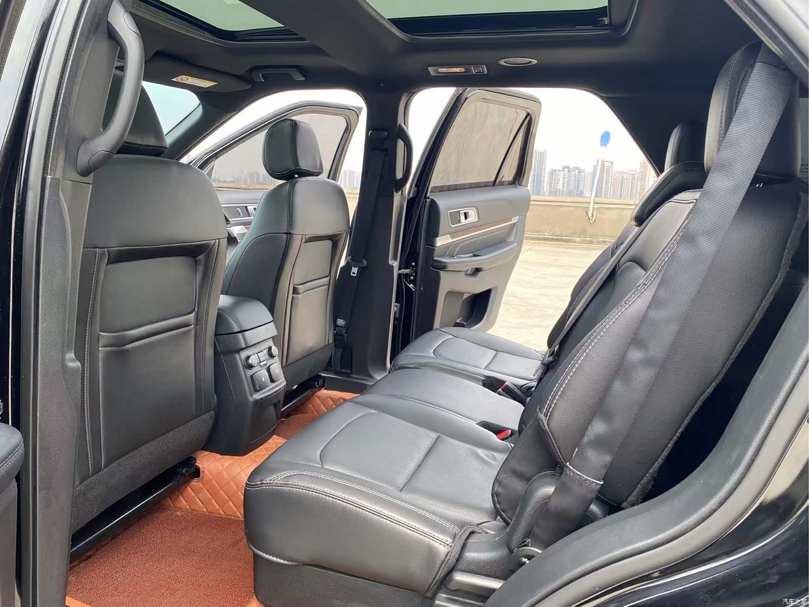 Ford Explorer, 2017 8
