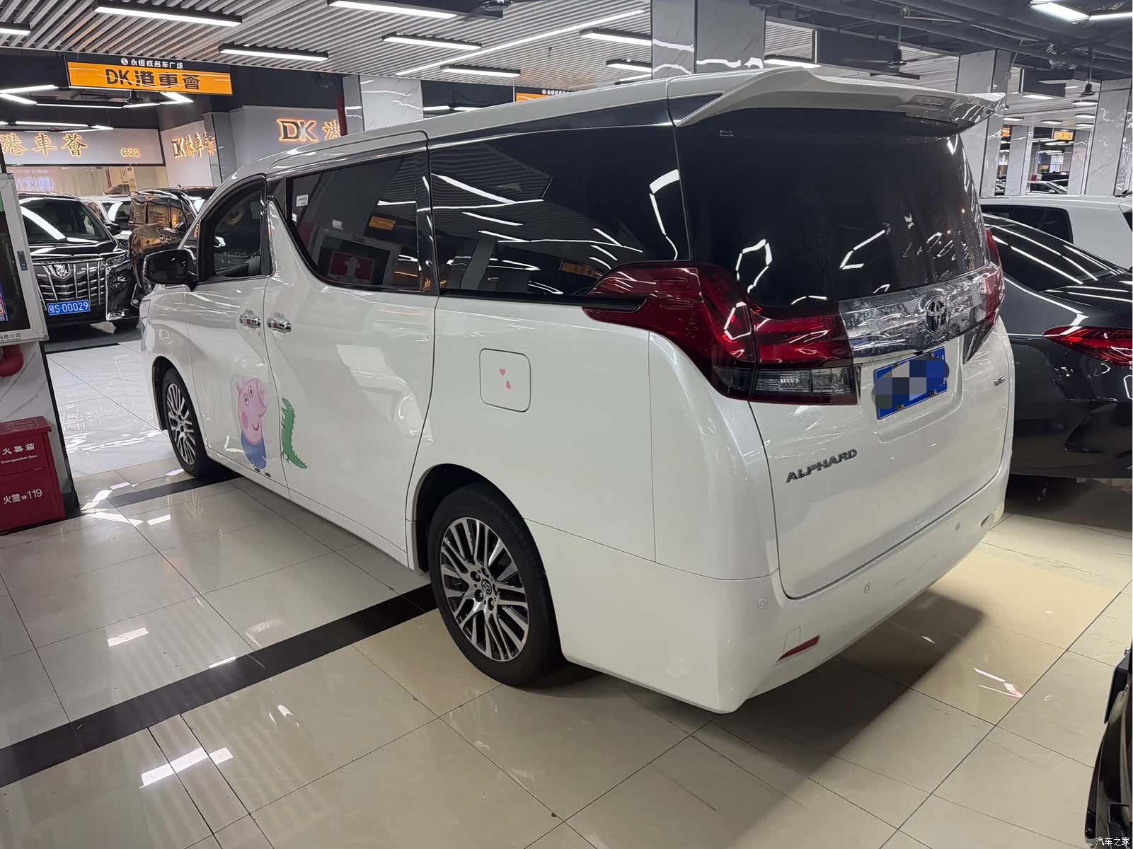Toyota Alphard, 2018 все фото