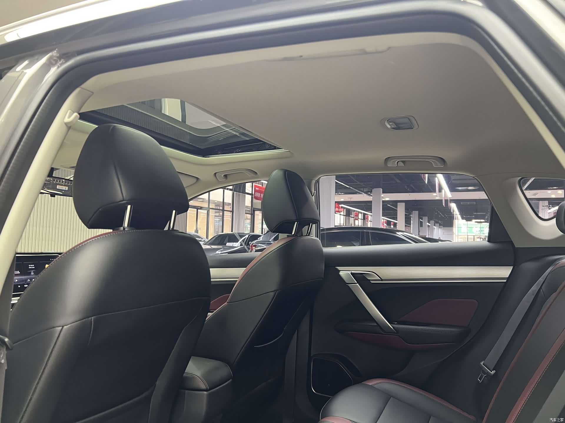 Geely Coolray, 2022 9