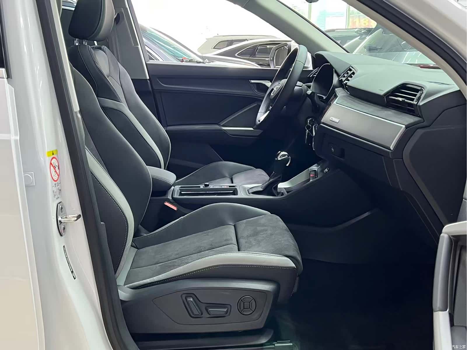 Audi Q3, 2023 18