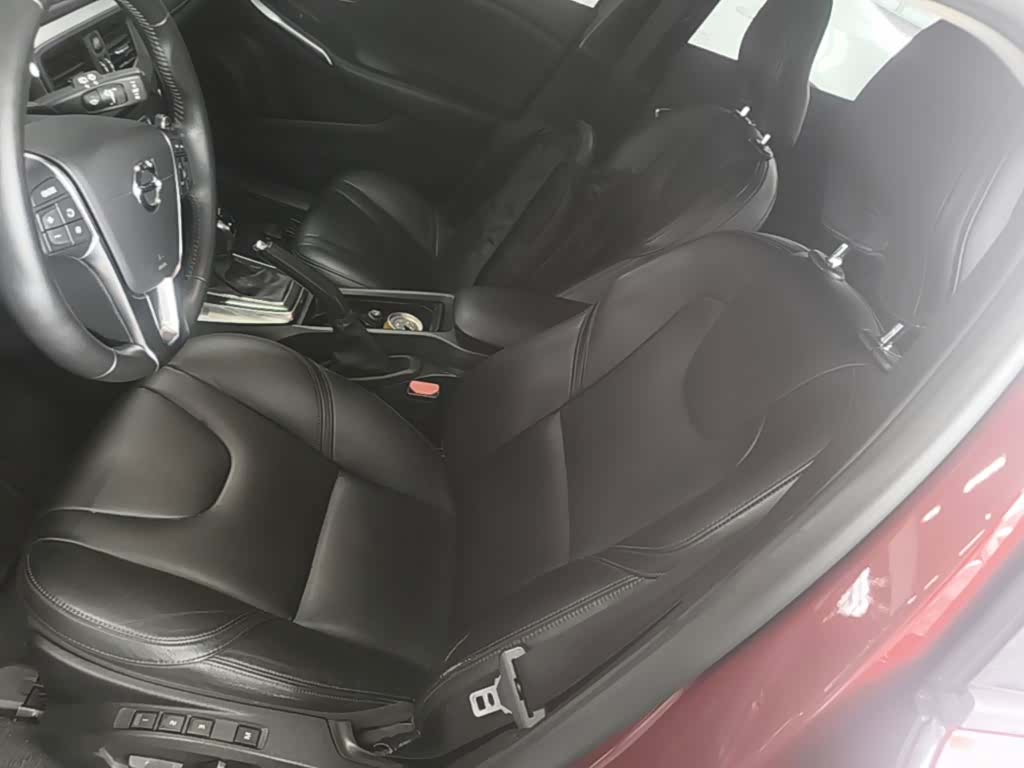 Volvo V40, 2017 15