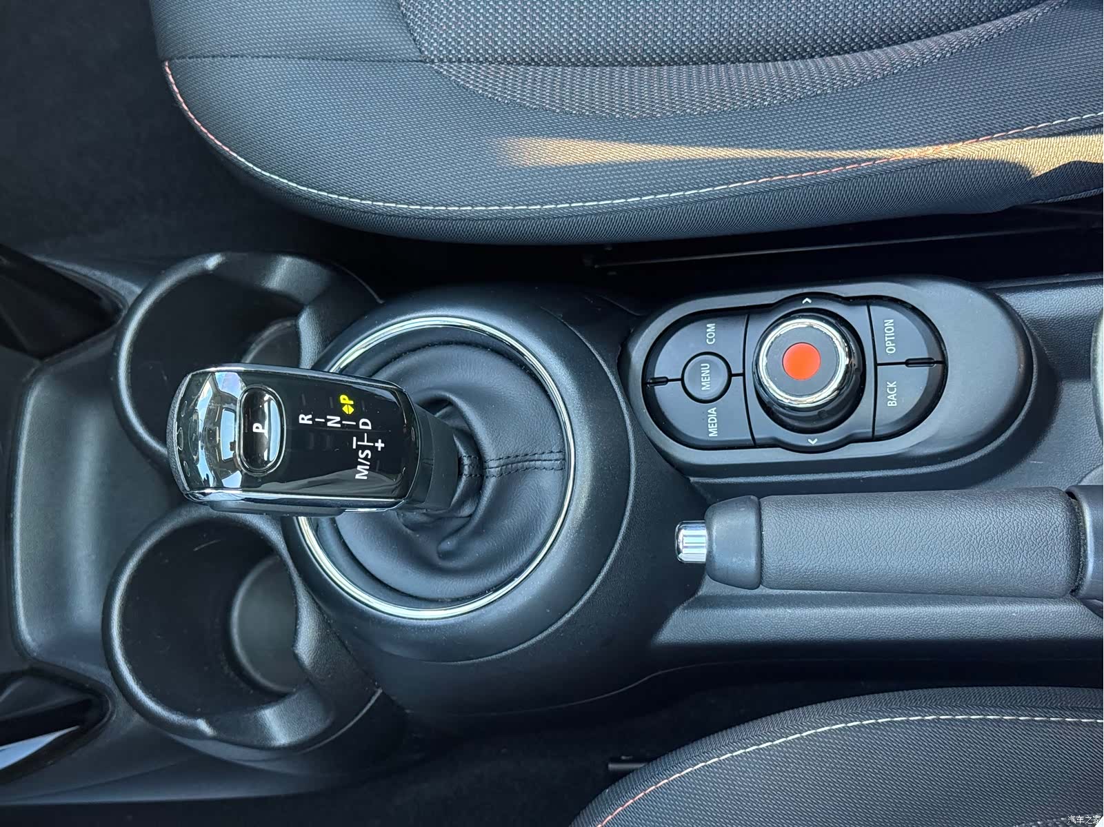 Mini ONE, 2019 23