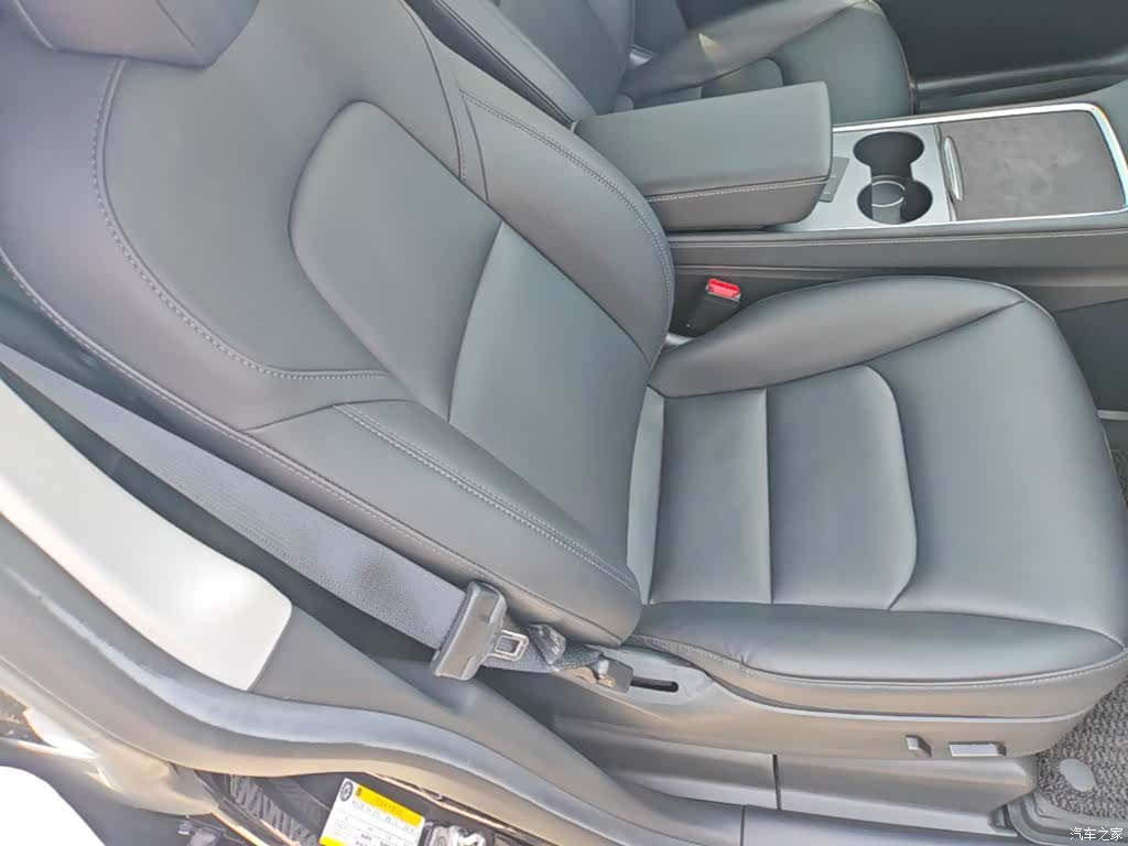 Tesla Model Y, 2022 25