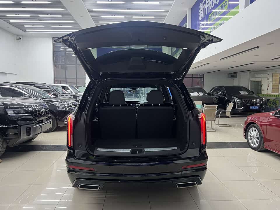 Cadillac XT6